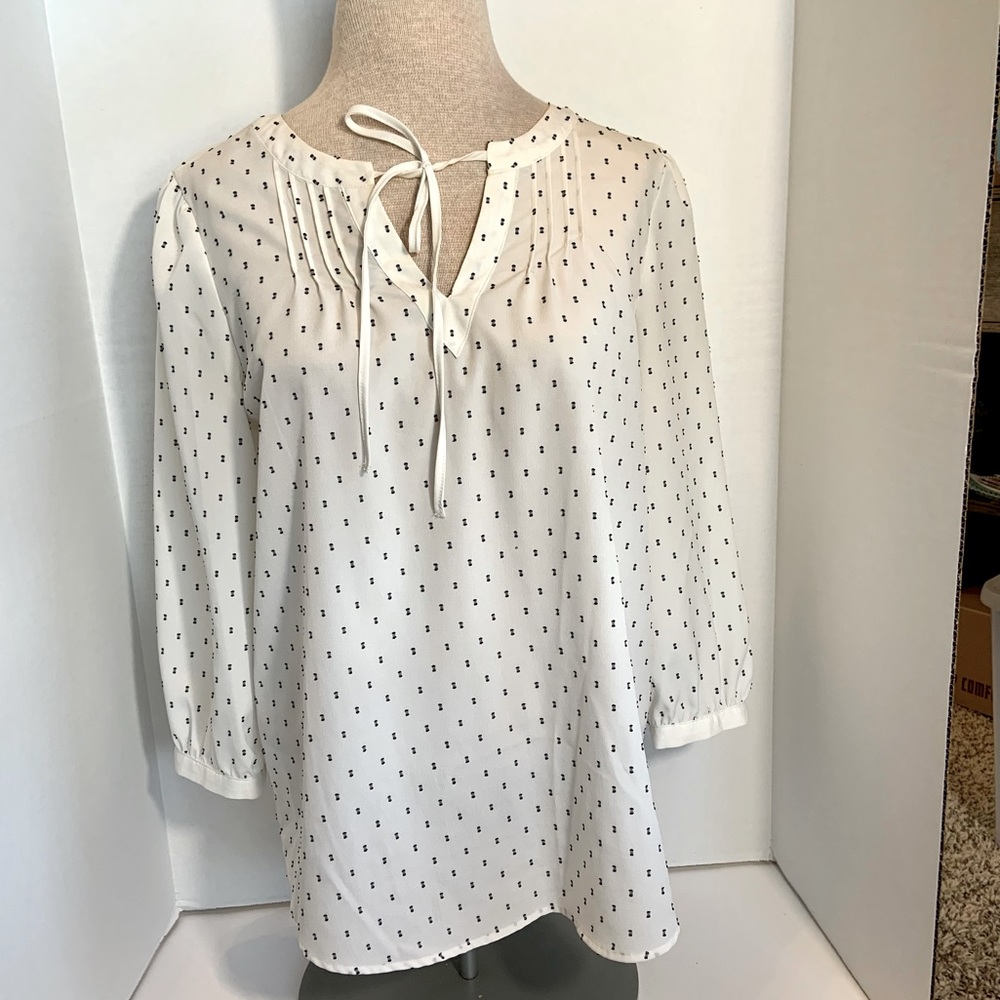 Elle Tie-Front Blouse Cream Size Medium - Pre-loved